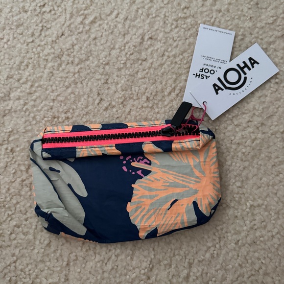 ALOHA Collection Pape’ete Mini Pouch - Picture 3 of 3